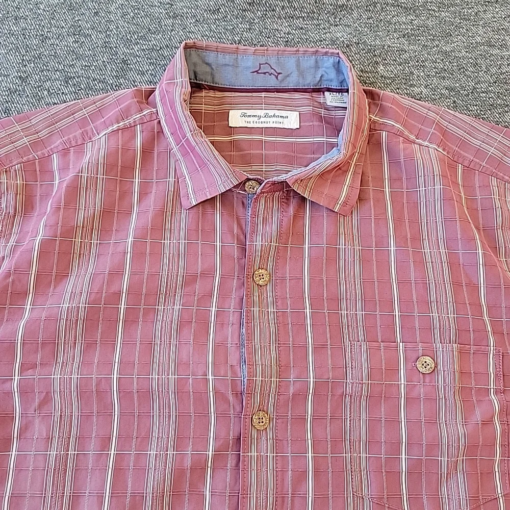 Tommy Bahama Shirt Men's XL Purple‎ Coconut Point Button Up Short Sleeve Pocket